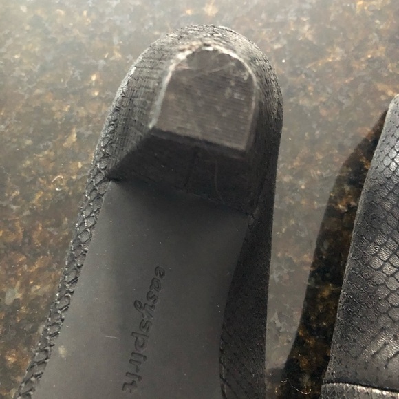 Easy Spirit black snake skin print kitten heels size 8.5 - Picture 7 of 13